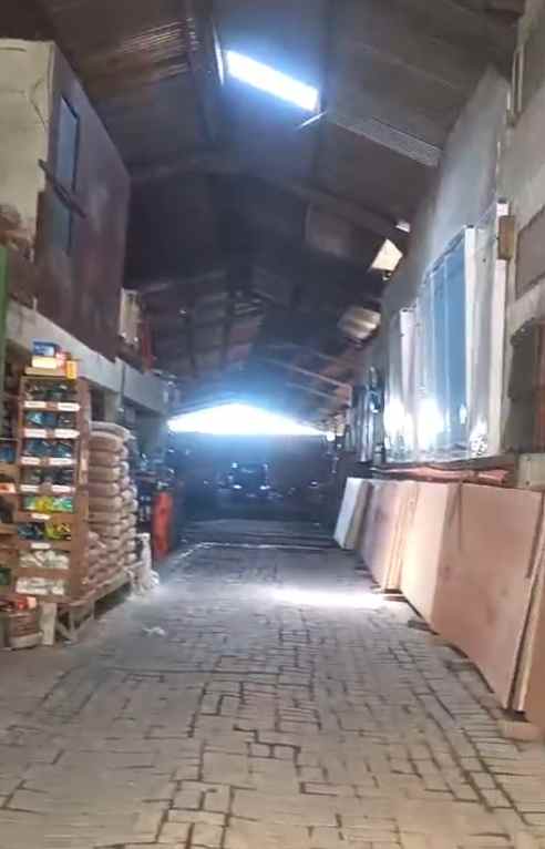 dijual toko bangunan raya wiyung