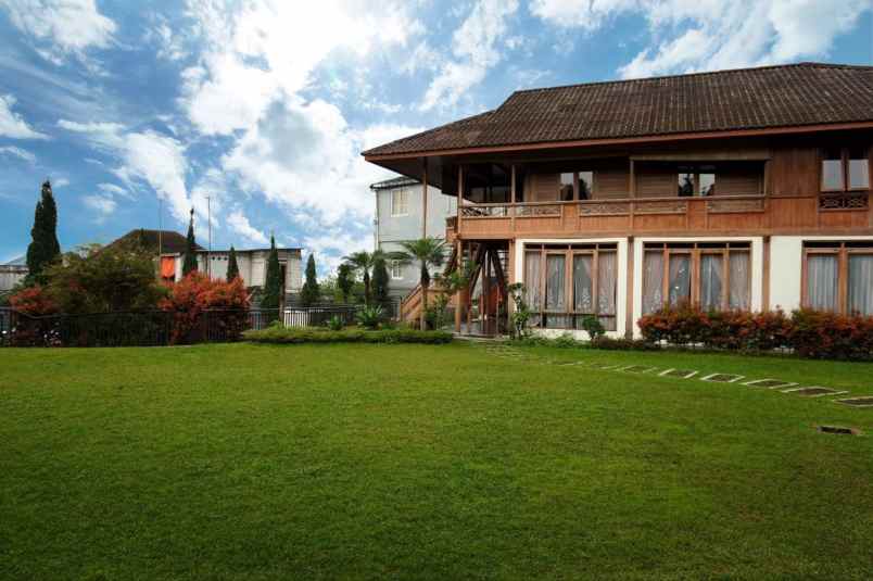 dijual villa cisarua puncak bogor