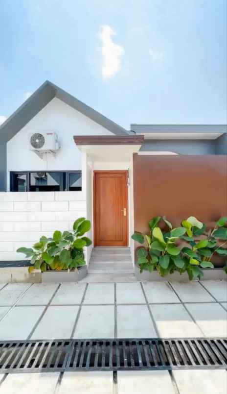 dijual villa corongan maguwoharjo depok