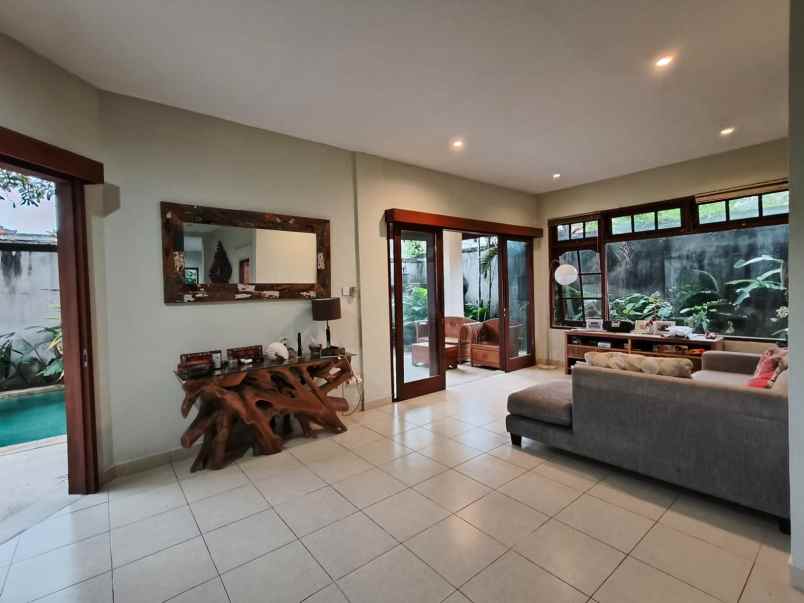 dijual villa jalan bumi ayu sanur bali