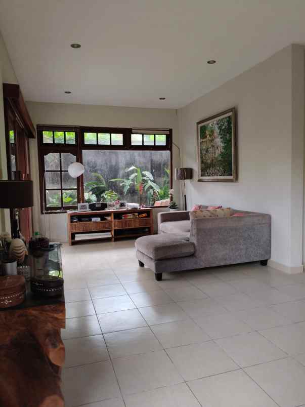 dijual villa jalan bumi ayu sanur bali