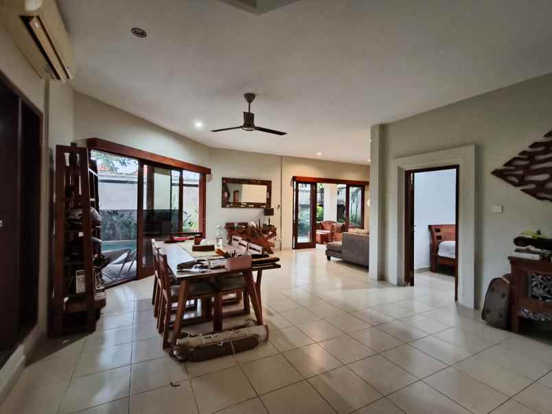 dijual villa jalan bumi ayu sanur bali