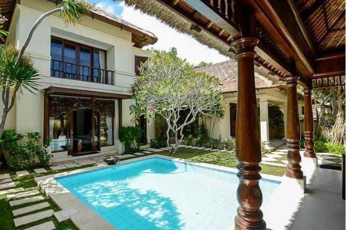 dijual villa nyaman terawat strategis di jimbaran bali