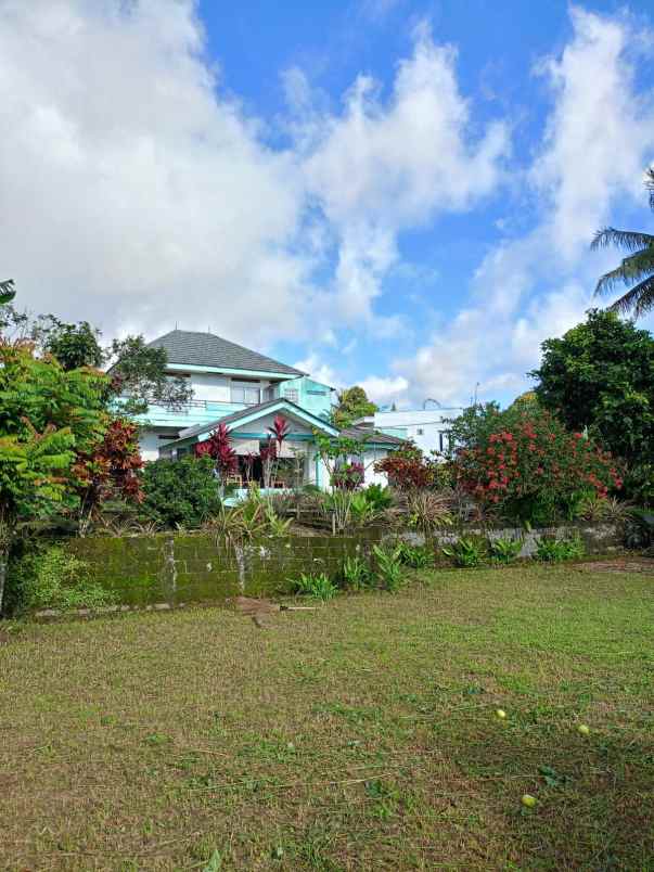 dijual villa villa pak awang cigombong