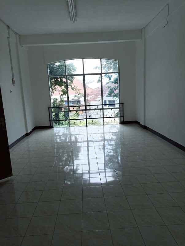 disewakan ruko gudang kantor jemursari