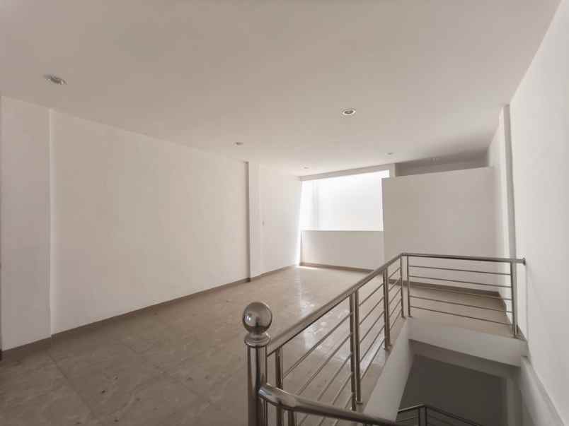 disewakan ruko gudang kantor komplek cemara asri jalan