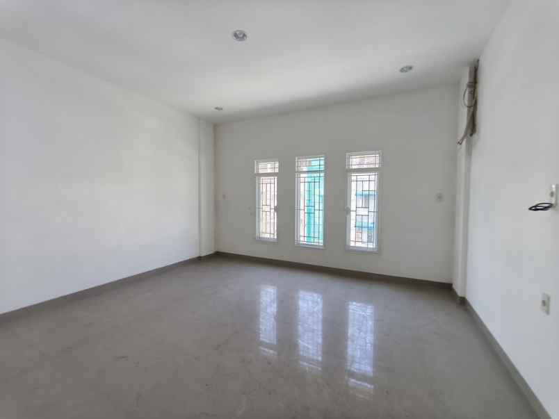 disewakan ruko gudang kantor komplek cemara asri jalan