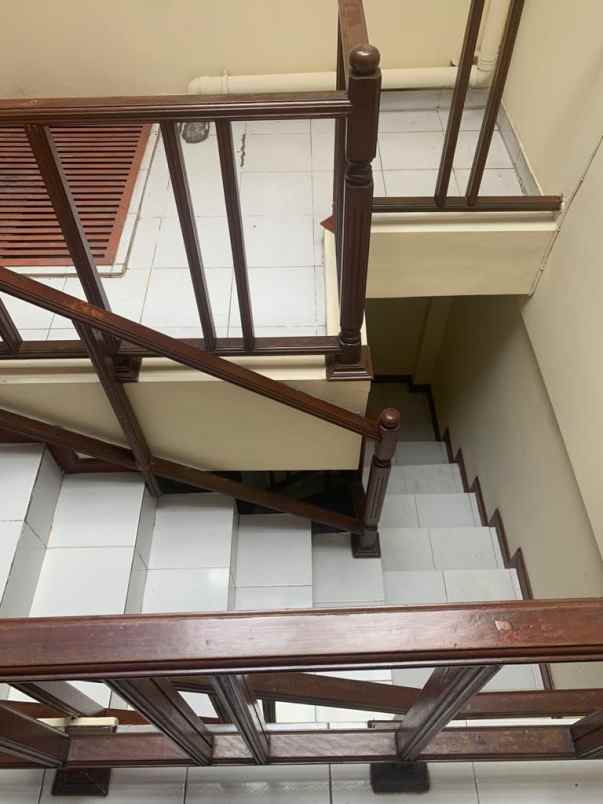 disewakan rumah standar 2 lt rapi bcs kelapa gading