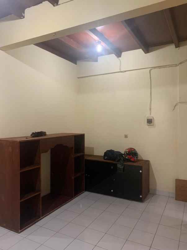 disewakan rumah standar 2 lt rapi bcs kelapa gading