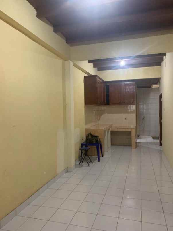 disewakan rumah standar 2 lt rapi bcs kelapa gading