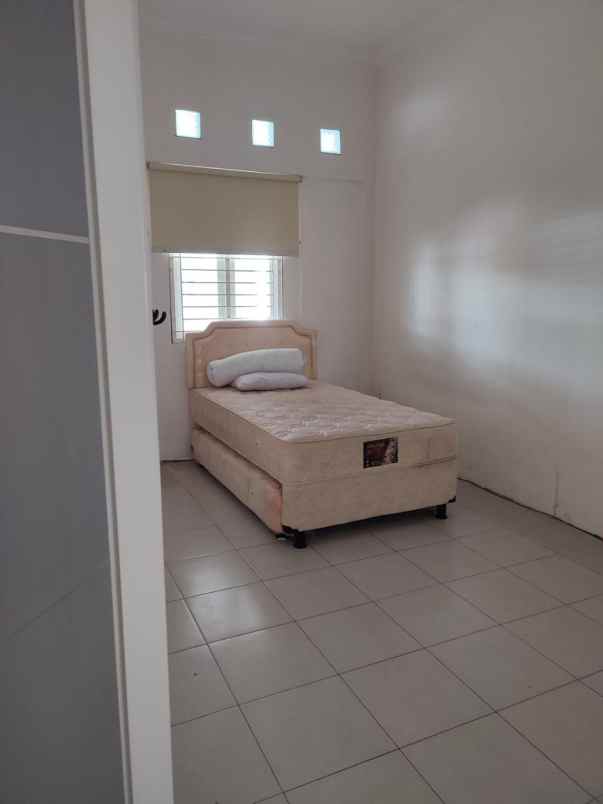 disewakan rumah sukolilo dian regency