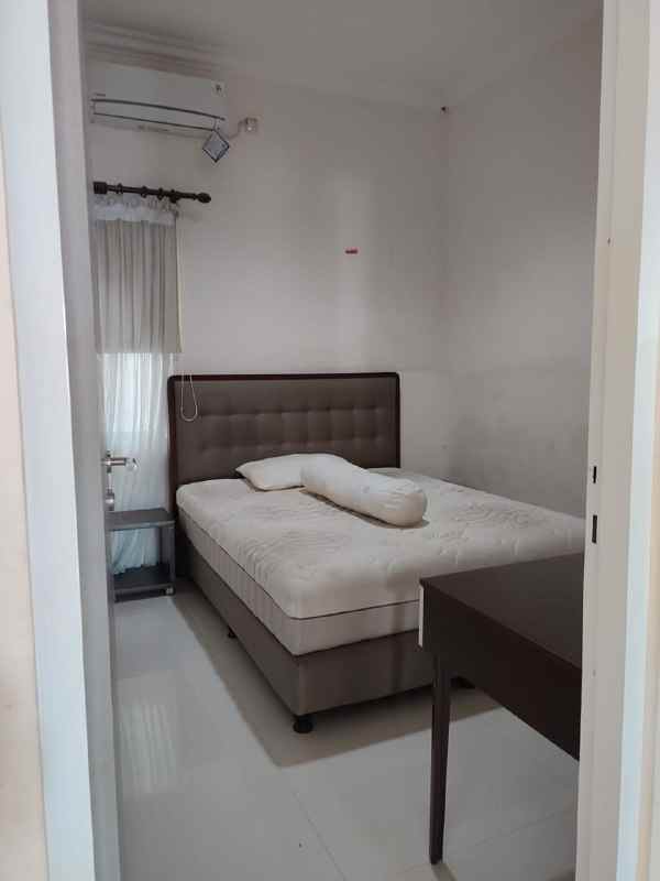 disewakan rumah sukolilo dian regency