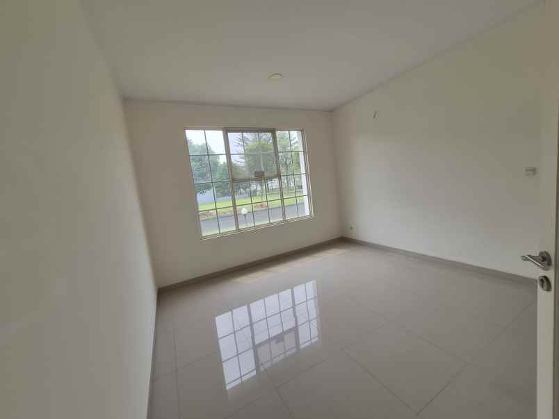 disewakan rumah suvarna sutera tangerang