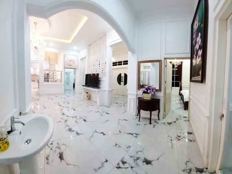 disewakan villa jl sudarno no 30 kel