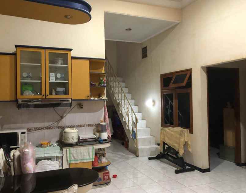 jarang ada rumah kutisari 1 5 lantai lebar 9 nego