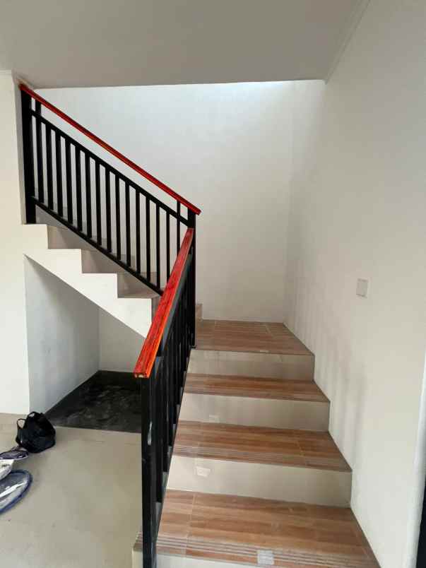 jual bu rumah 2 lantai lokasi super strategis cilegon