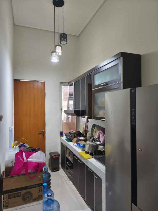 jual rumah siap huni 2 5 lantai citra gran cibubur