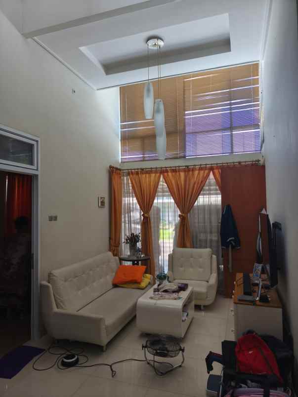 jual rumah siap huni 2 5 lantai citra gran cibubur