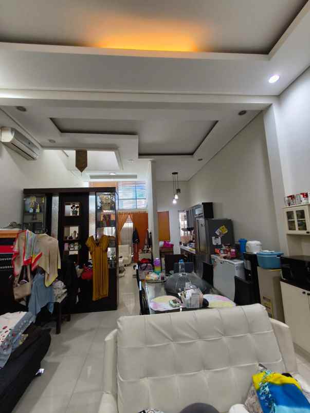 jual rumah siap huni 2 5 lantai citra gran cibubur