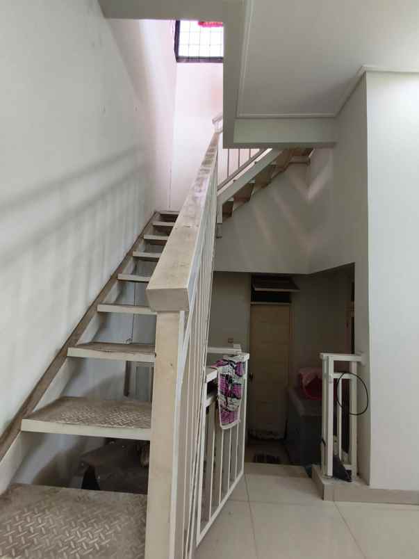 jual rumah siap huni 2 5 lantai citra gran cibubur