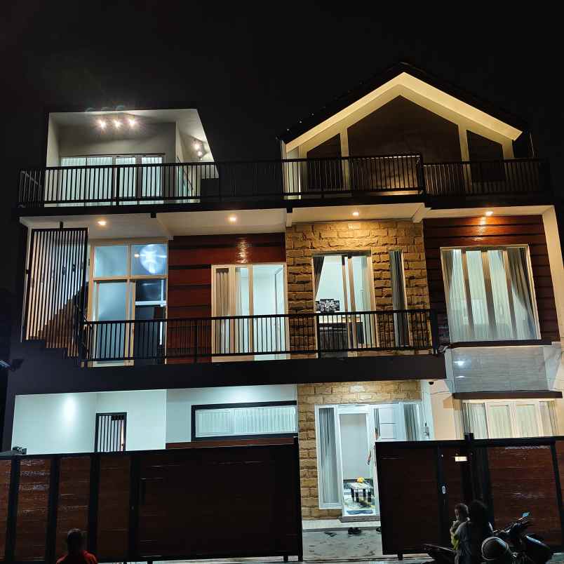 jual villa aktif plus kolam renang di kota batu