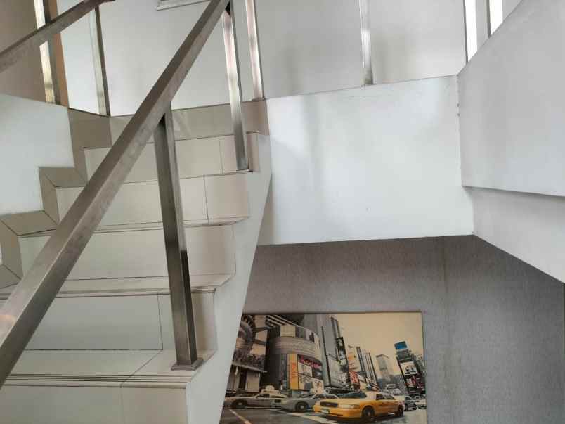 kosan guest house di jalan setiabudi jakarta selatan