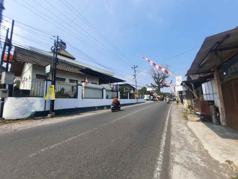 luas 215 m2 kawasan kost uii