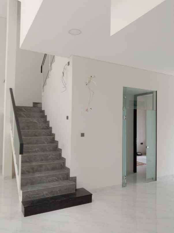 metland puri lt 9x25 225m lb 345m 3 lantai 5 kt 5 km