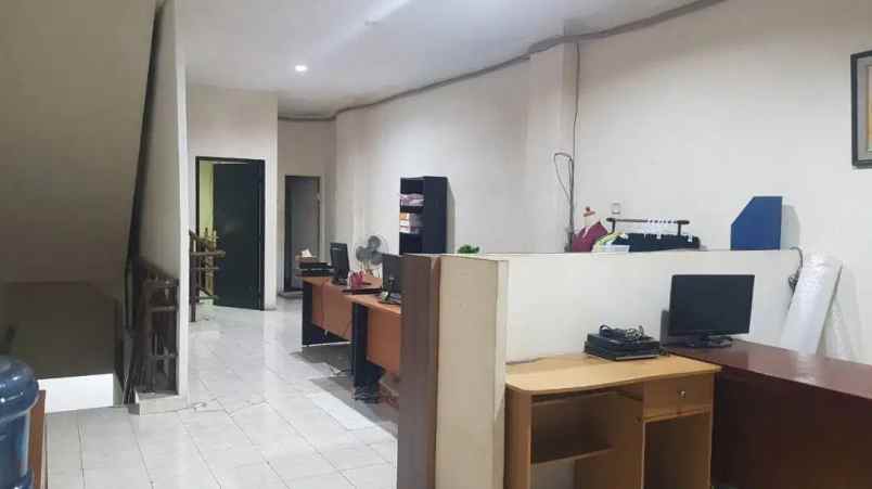 ruko gandeng 3 lantai cengkareng timur jakarta barat