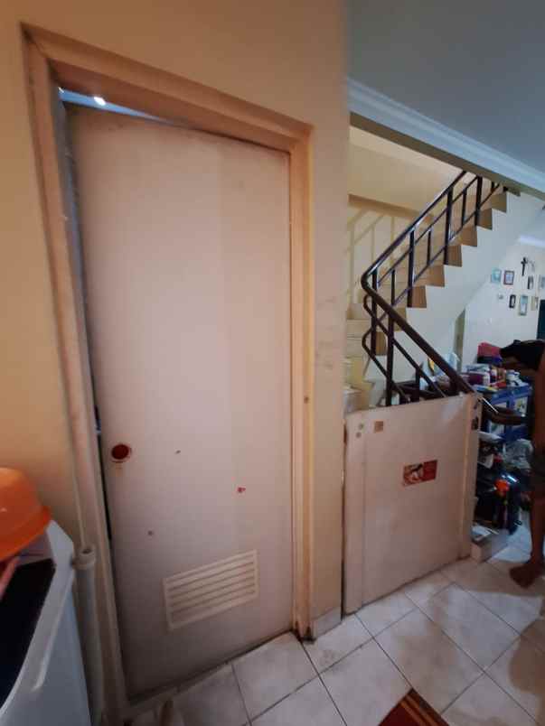 ruko gandeng 3 lantai cengkareng timur jakarta barat