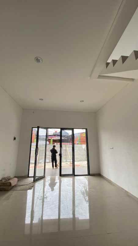 ruko pinggir jalan raya mustikajaya kota bekasi