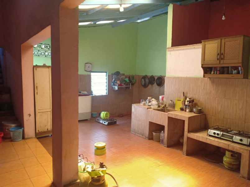 rumah 2 lantai 0 jalan raya dalam kota mojokerto