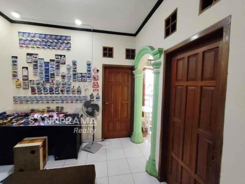 rumah 2 lantai dalam komplek cilincing asp