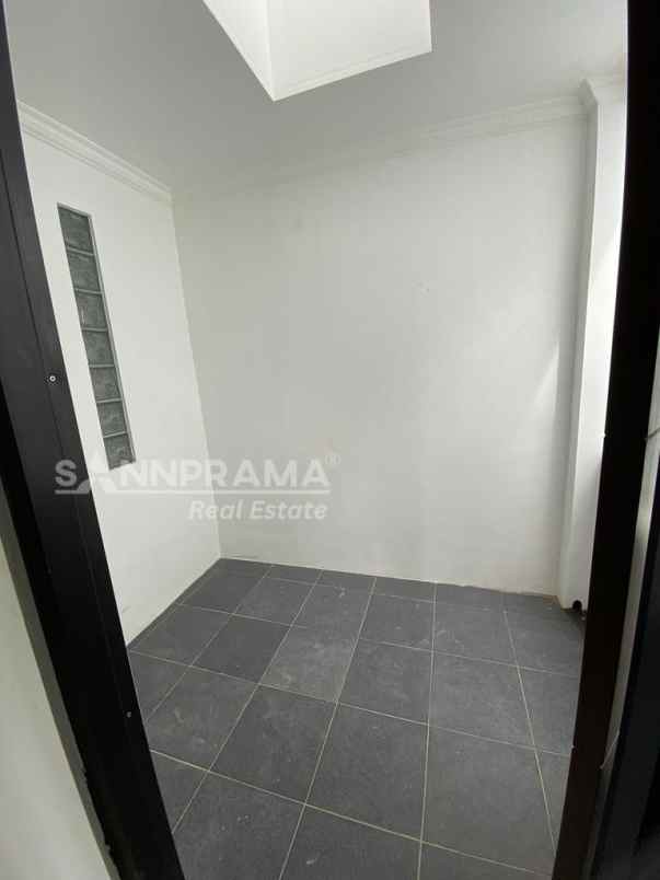 rumah 2 lantai dekat mall the park sawangan depok