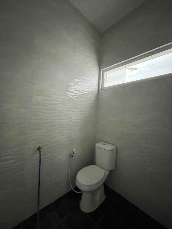 rumah 2 lantai lokasi dekat kampus binus araya