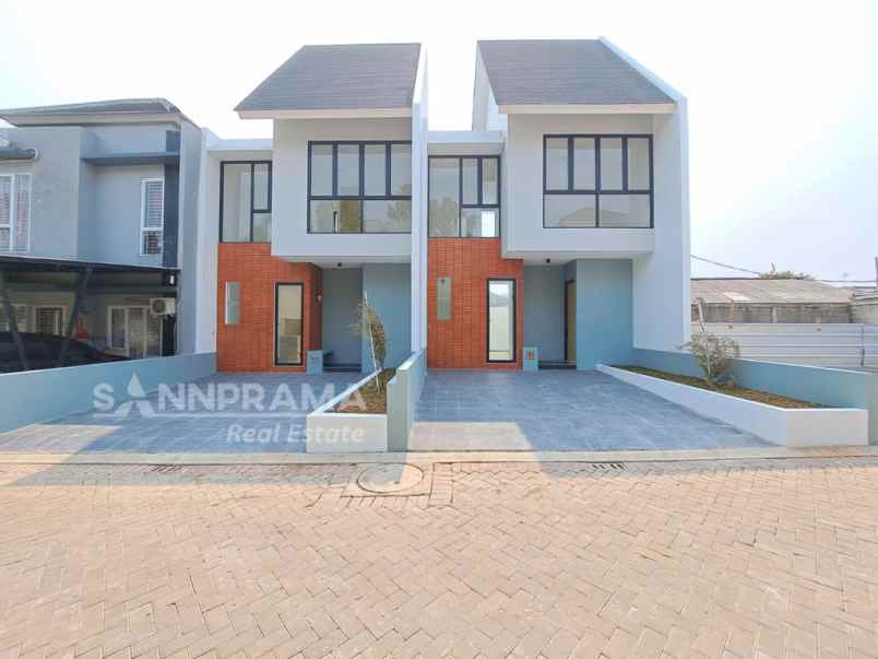 rumah 2 lantai minimalis di cluster dekat stasiun bima
