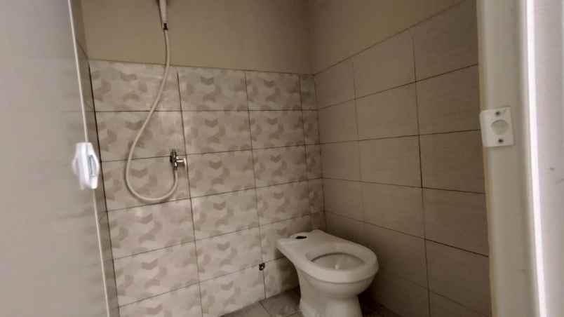 rumah 300 jutaan lokasi dekat exit tol pakis