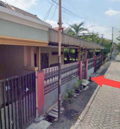 rumah bagus lokasi strategis griya kebraon surabaya