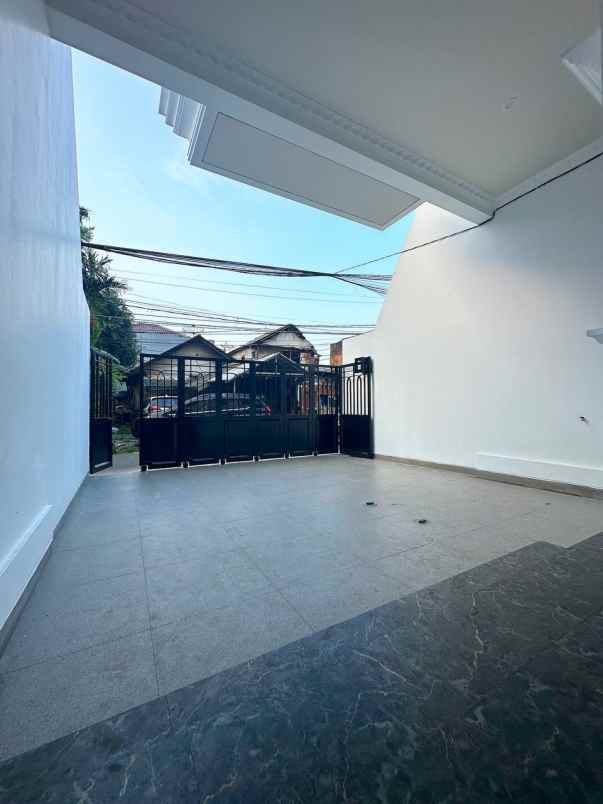 rumah baru 2 lantai pusat akses cipinang jakarta timur