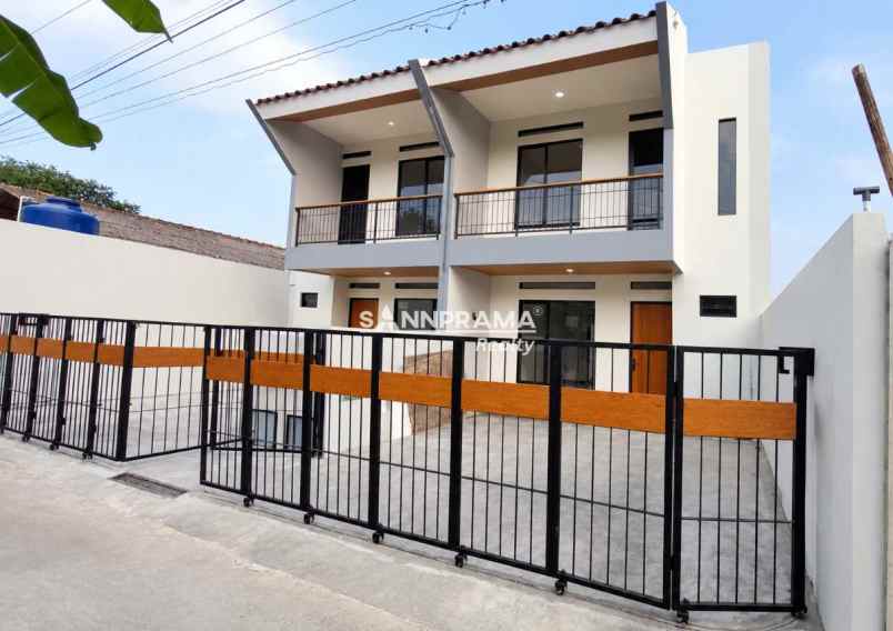 rumah baru 2 lantai siap huni di mampang depok