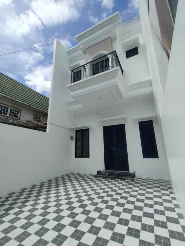 rumah baru american classic di ciledug tangerang