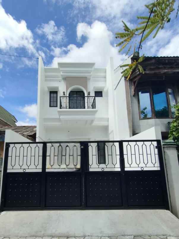 rumah baru american classic di ciledug tangerang