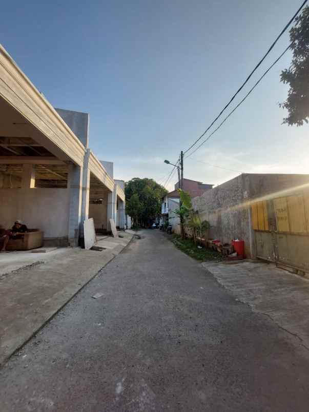 rumah baru dalam komplek pondok kelapa jaktim