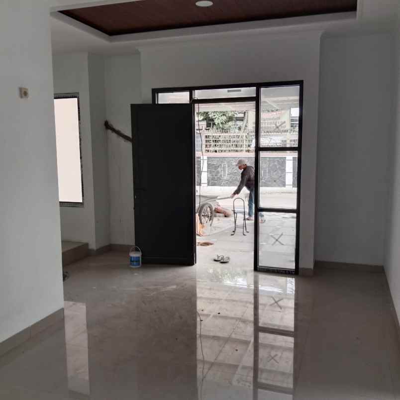 rumah baru dua lantai margacinta buahbatu bandung