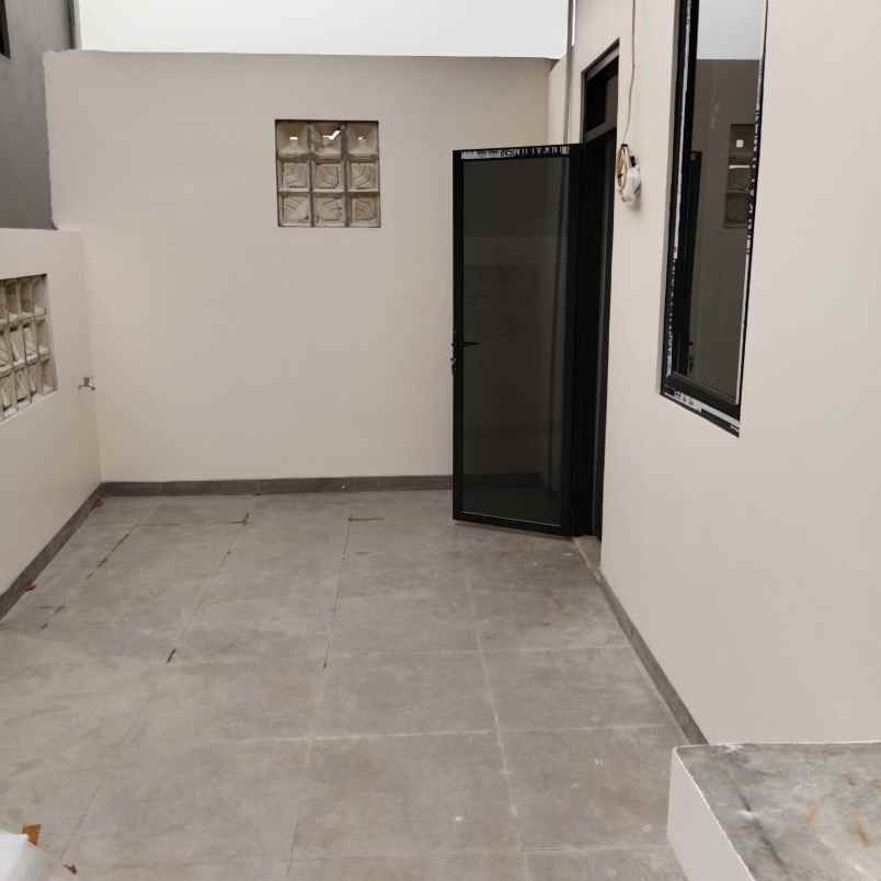 rumah baru dua lantai margacinta buahbatu bandung