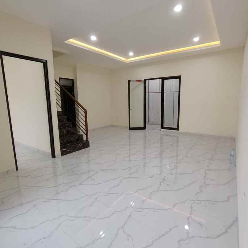 rumah baru gres mulyosari utara