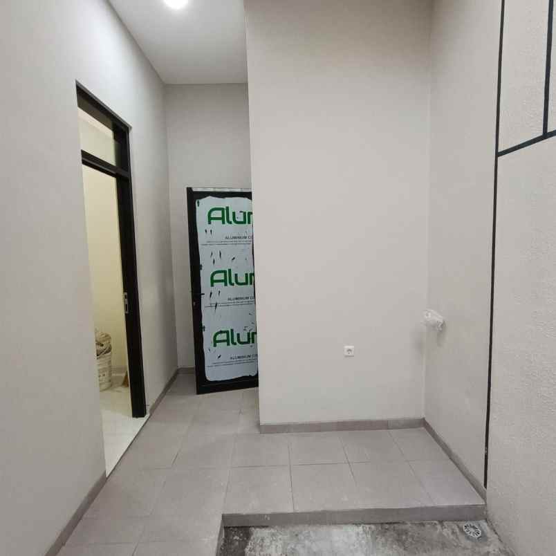 rumah baru gres mulyosari utara