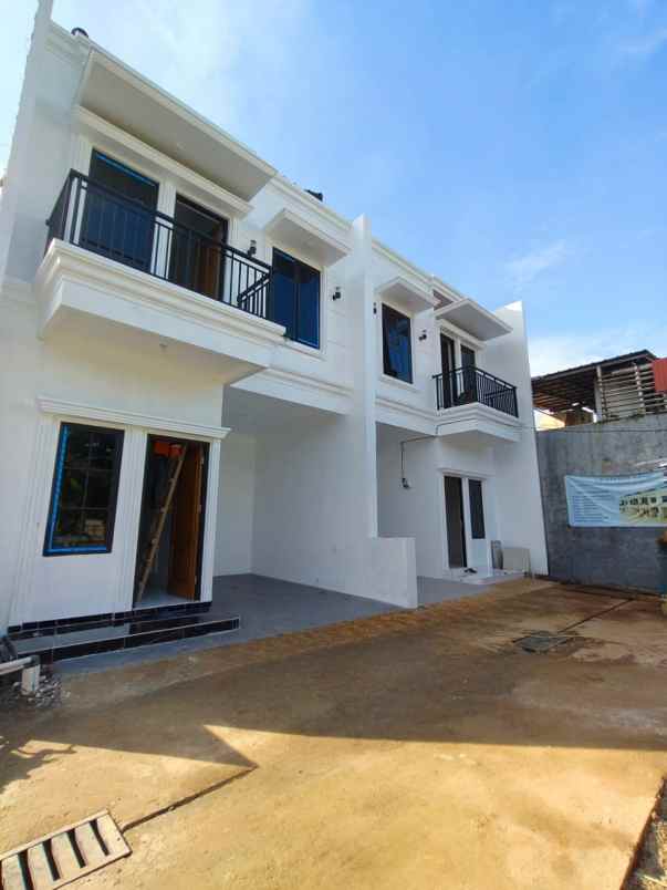 rumah baru klasik modern di setu cipayung jaktim