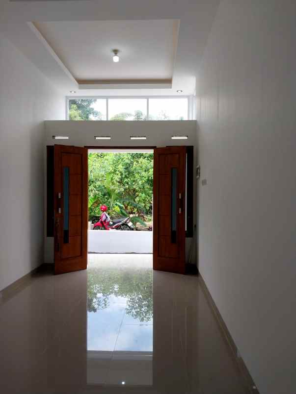 rumah baru siap huni dekat pasar sleman