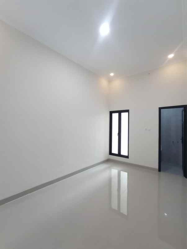 rumah baru tanah luas di utara sd model sleman yogyaka